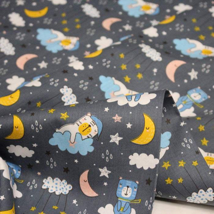 Tissu popeline coton Les ours font dodo, tons gris, bleus, roses - TissusPapi.com