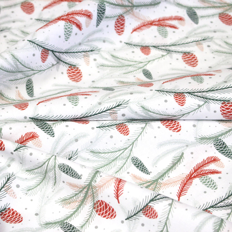 Tissu coton NOËL blanc aux branches sapins et pommes de pin rouges - OEKO - TEX - TissusPapi.com