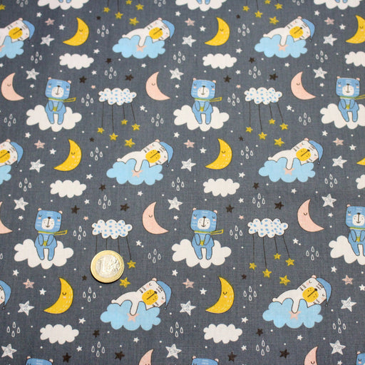Tissu popeline coton Les ours font dodo, tons gris, bleus, roses - TissusPapi.com