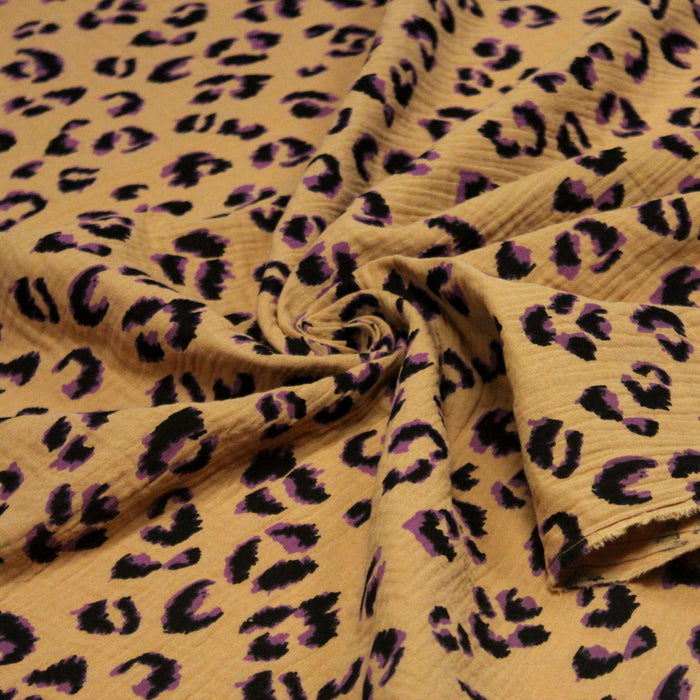 Tissu double gaze imprimée motif léopard fauve marron & violet - OEKO-TEX