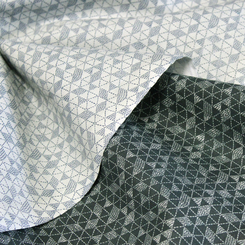 Tissu cotonnade motif japonais UROKO : gris ardoise / gris bleu clair