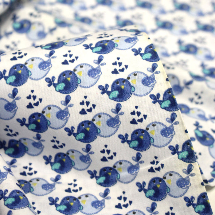 Tissu popeline coton Le duo d'oiseaux bleus, fond blanc - TissusPapi.com