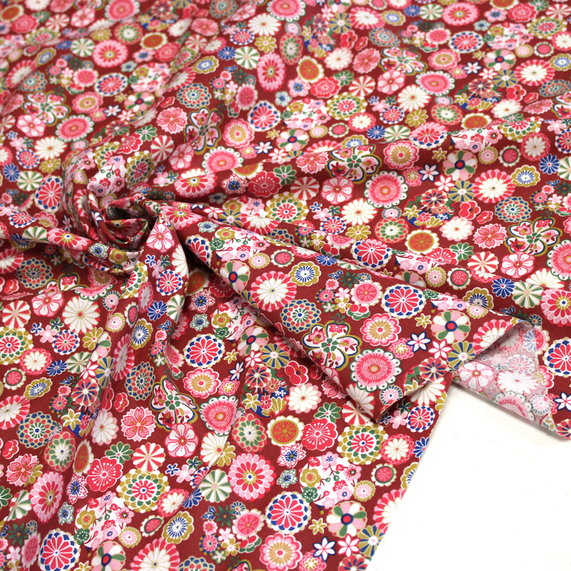 Tissu cotonnade fleuri japonais rouge carmin aux fleurs multicolores - OEKO-TEX STANDARD 100