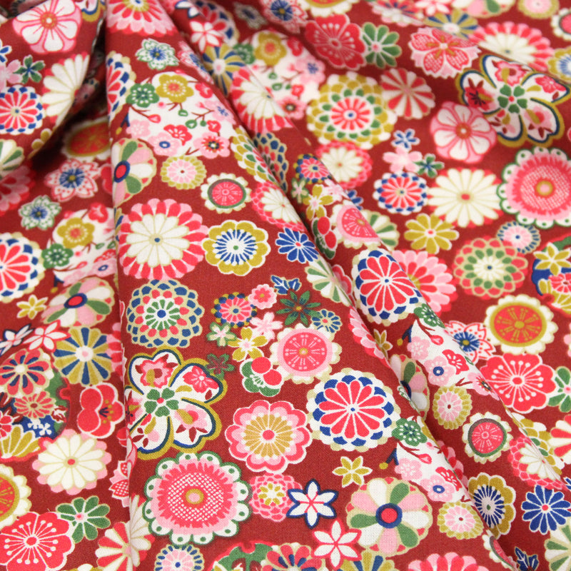 Tissu cotonnade fleuri japonais rouge carmin aux fleurs multicolores - OEKO-TEX STANDARD 100
