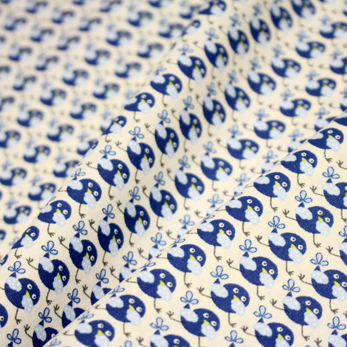 Tissu popeline coton L'oiseau bleu roi, fond écru - TissusPapi.com