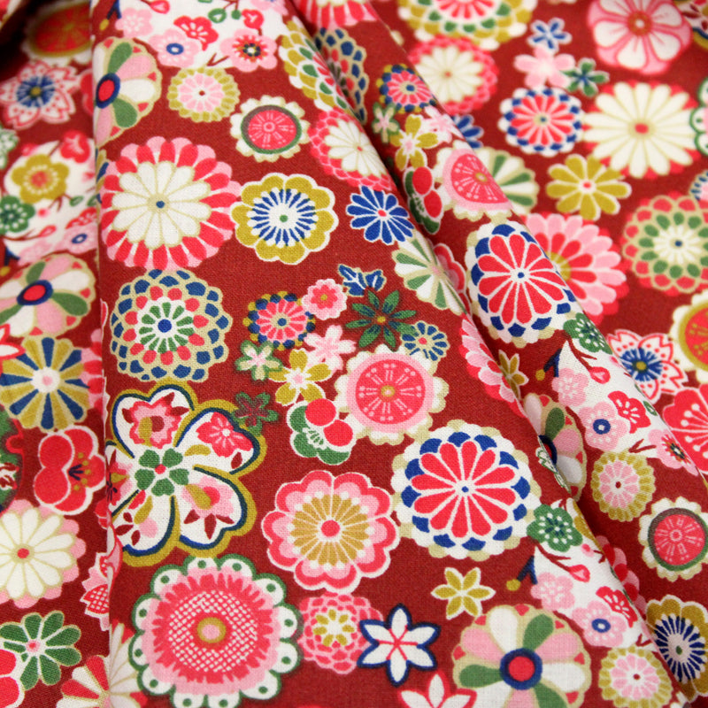 Tissu cotonnade fleuri japonais rouge carmin aux fleurs multicolores - OEKO-TEX STANDARD 100