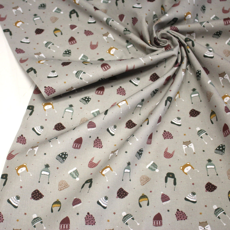 Tissu coton NOËL gris aux chapeaux, bonnets et chapkas - OEKO - TEX - TissusPapi.com
