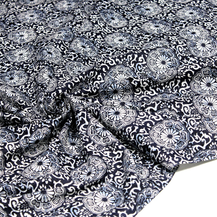 Tissu coton aux fleurs, bleu & écru - OEKO-TEX - COLLECTION KALAMKARI