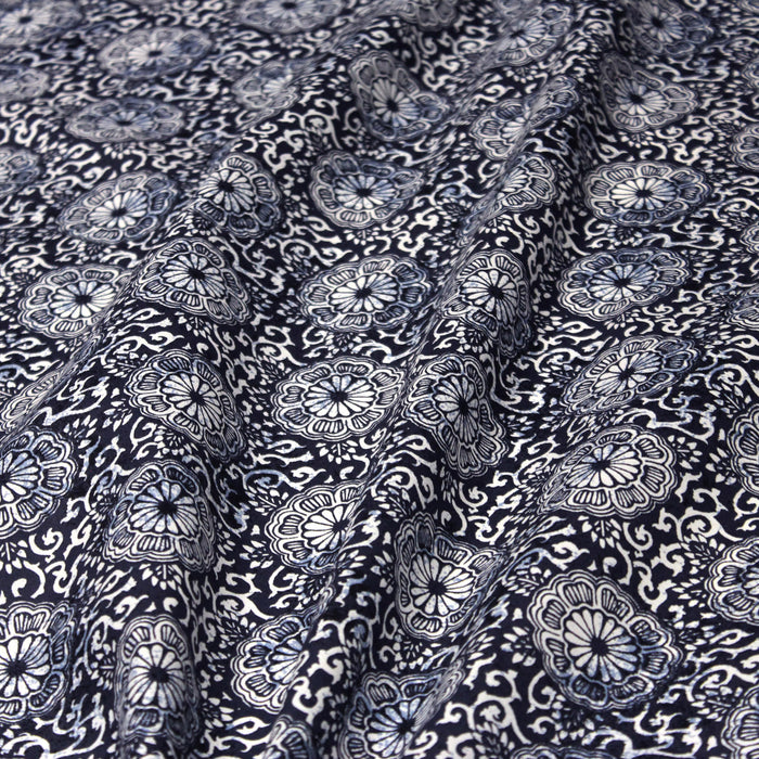 Tissu coton aux fleurs, bleu & écru - OEKO-TEX - COLLECTION KALAMKARI
