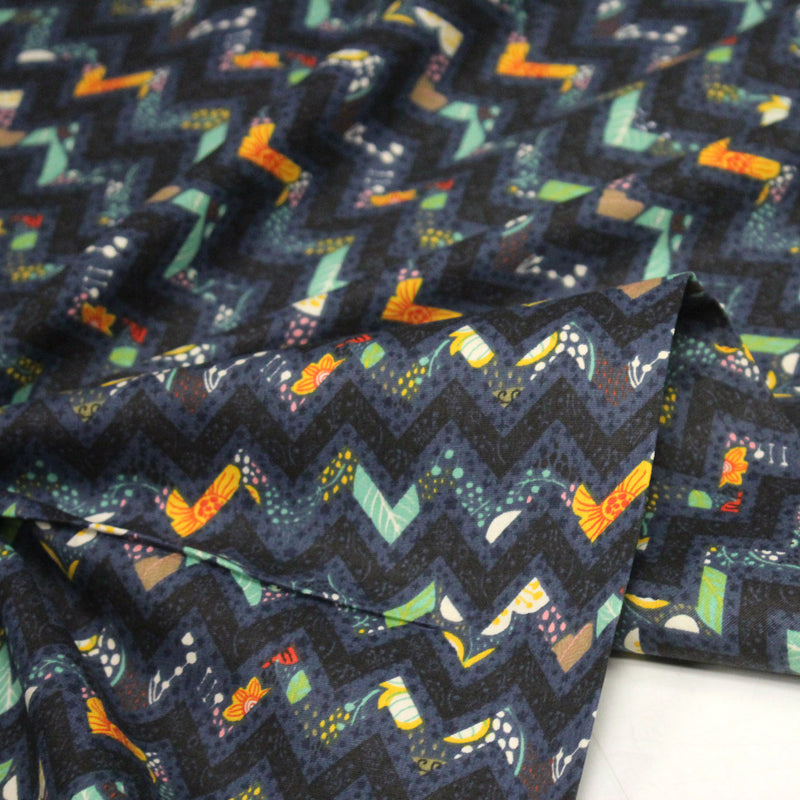 Tissu popeline coton zig zag bleu, noir et fines fleurs multicolores - TissusPapi.com