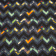 Tissu popeline coton zig zag bleu, noir et fines fleurs multicolores - TissusPapi.com