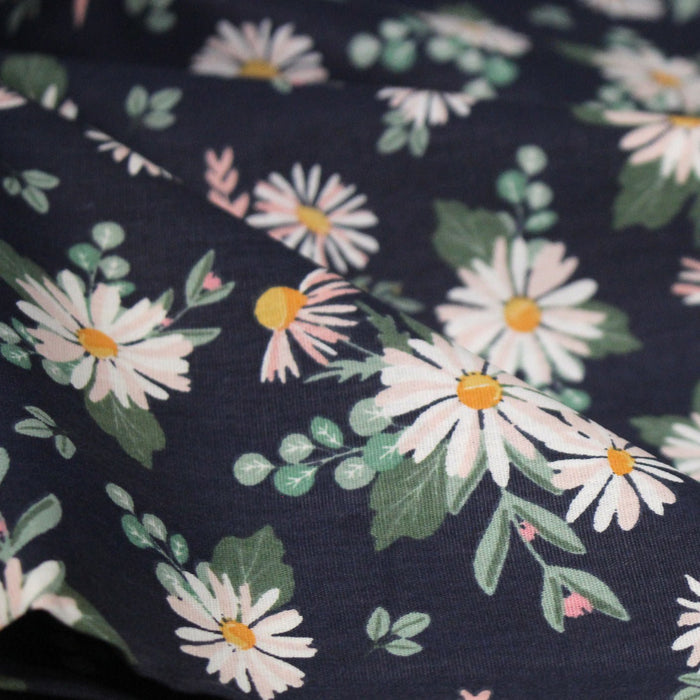 Tissu popeline coton bleu aux marguerites blanches et jaunes - TissusPapi.com