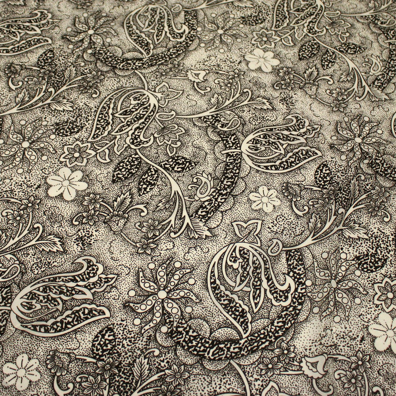 Tissu viscose fluide écru aux fleurs indiennes noires - COLLECTION KALAMKARI - TissusPapi.com