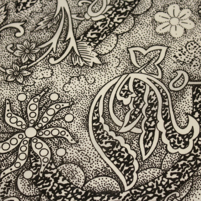 Tissu viscose fluide écru aux fleurs indiennes noires - COLLECTION KALAMKARI