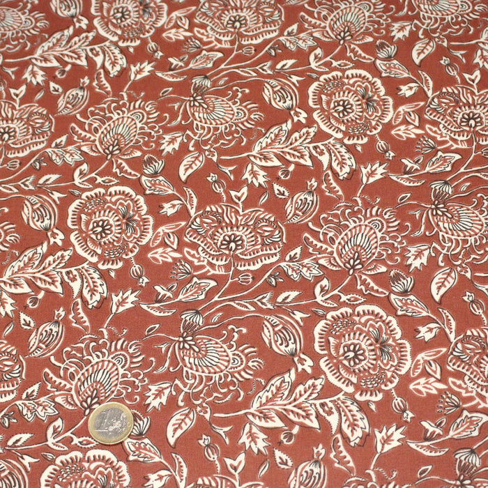 Tissu de coton fleuri indien aux fleurs, fond marron caramel - COLLECTION KALAMKARI - OEKO-TEX