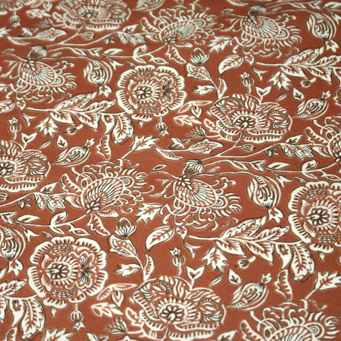 Tissu de coton fleuri indien aux fleurs, fond marron caramel - COLLECTION KALAMKARI - OEKO-TEX