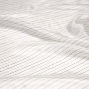 Tissu doublure de polyester blanc cassé à fines rayures noires - TissusPapi.com