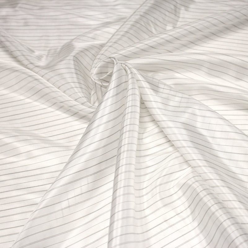 Tissu doublure de polyester blanc cassé à fines rayures noires - TissusPapi.com