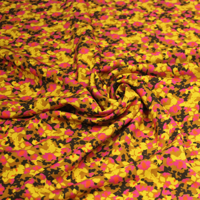 Tissu Viscose fluide MAKIA, floral jaune et rose, fond ocre - STANDARD 100 OEKO - TEX - TissusPapi.com