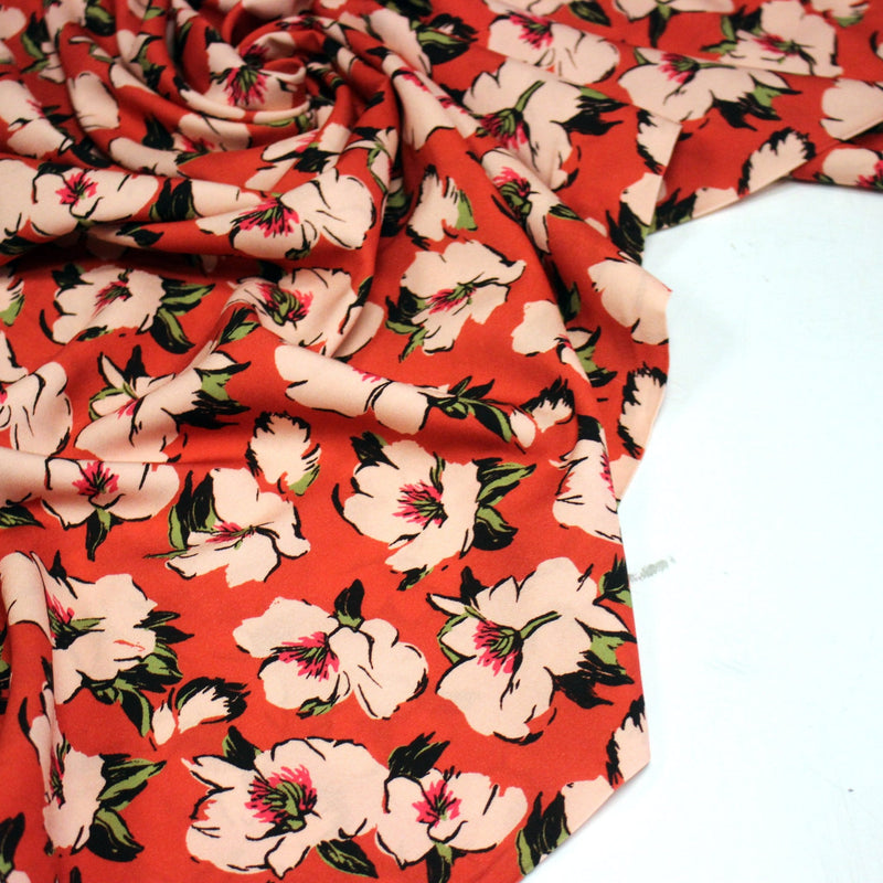 Tissu Viscose fluide SOLINE, rouge aux fleurs roses et noires - STANDARD 100 OEKO - TEX - TissusPapi.com
