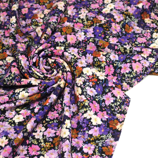 Tissu Viscose fluide ZATA floral parme et violet fond noir – STANDARD 100 OEKO - TEX - TissusPapi.com