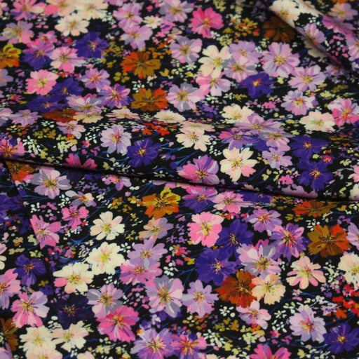 Tissu Viscose fluide ZATA floral parme et violet fond noir – STANDARD 100 OEKO - TEX - TissusPapi.com