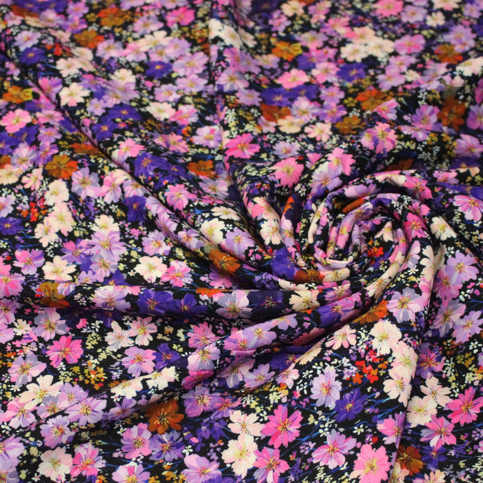 Tissu Viscose fluide ZATA floral parme et violet fond noir – STANDARD 100 OEKO - TEX - TissusPapi.com
