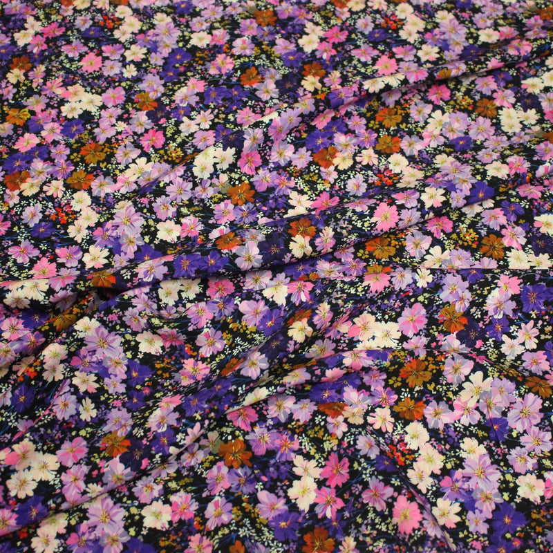 Tissu Viscose fluide ZATA floral parme et violet fond noir – STANDARD 100 OEKO - TEX - TissusPapi.com