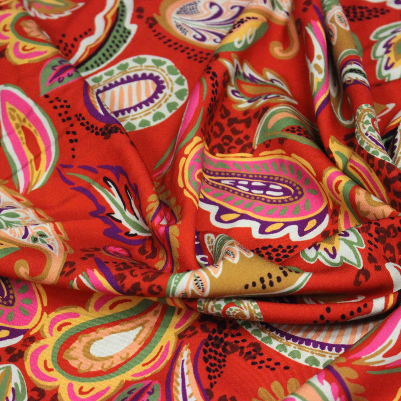 Tissu Viscose fluide ANJALI motif cachemire multicolore fond rouge – STANDARD 100 OEKO - TEX - TissusPapi.com