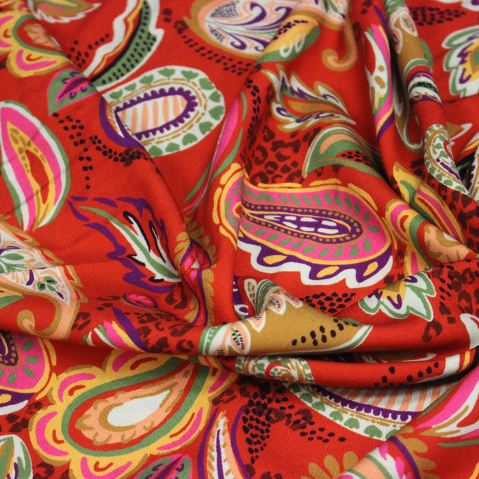 Tissu Viscose fluide ANJALI motif cachemire multicolore fond rouge – STANDARD 100 OEKO - TEX - TissusPapi.com