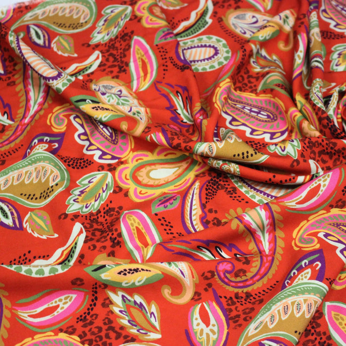 Tissu Viscose fluide ANJALI motif cachemire multicolore fond rouge – STANDARD 100 OEKO - TEX - TissusPapi.com