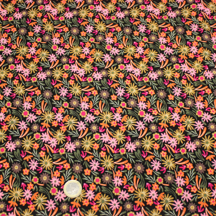 Tissu Viscose fluide JOLI petit fleuri rose ocre vert fond noir – STANDARD 100 OEKO-TEX