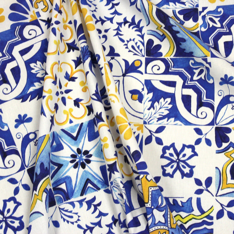 Tissu cotonnade AZULEJOS aux carreaux de faïence : bleu roi / bleu jaune / bleu orange - TissusPapi.com