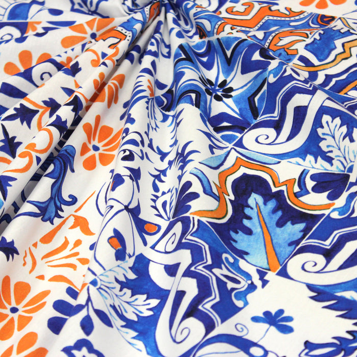 Tissu popeline de coton AZULEJOS aux carreaux de faïence bleu roi, orange & blanc - tissuspapi