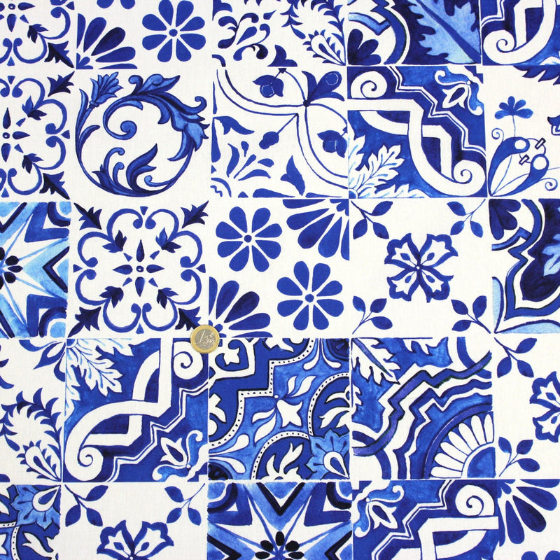 Tissu cotonnade AZULEJOS aux carreaux de faïence : bleu roi / bleu jaune / bleu orange - TissusPapi.com