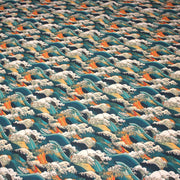 Tissu cotonnade motif japonais de la vague Kanagawa d’Hokusai, tons vert canard, oranges et blancs - OEKO - TEX - TissusPapi.com