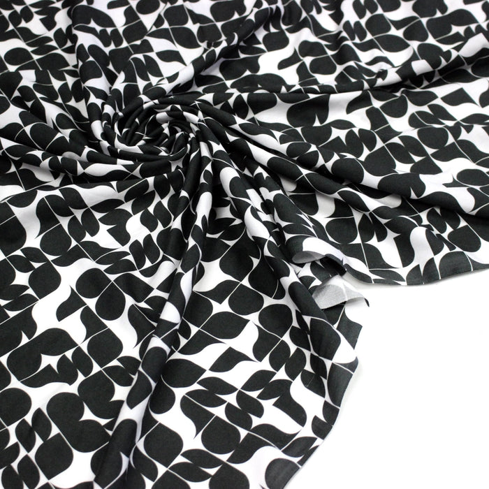Tissu viscose fluide SEVENTIES, motif géométrique noir et blanc - STANDARD 100 OEKO - TEX - TissusPapi.com