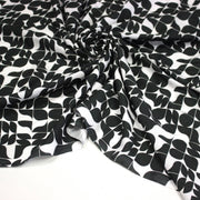 Tissu viscose fluide SEVENTIES, motif géométrique noir et blanc - STANDARD 100 OEKO - TEX - TissusPapi.com