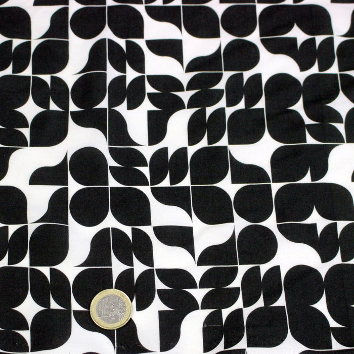 Tissu viscose fluide SEVENTIES, motif géométrique noir et blanc - STANDARD 100 OEKO - TEX - TissusPapi.com