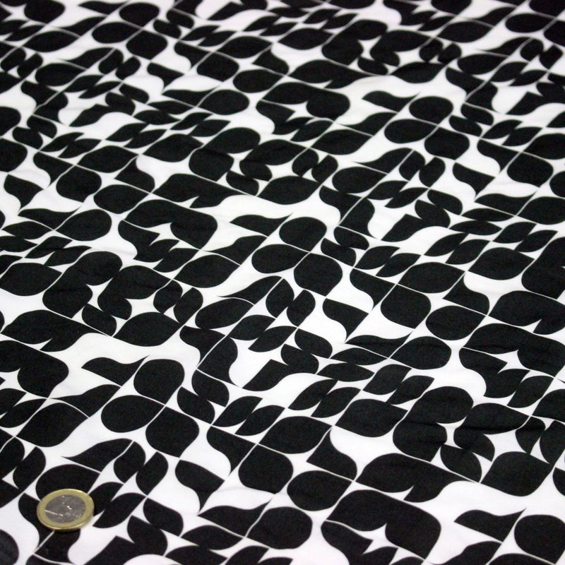 Tissu viscose fluide SEVENTIES, motif géométrique noir et blanc - STANDARD 100 OEKO - TEX - TissusPapi.com