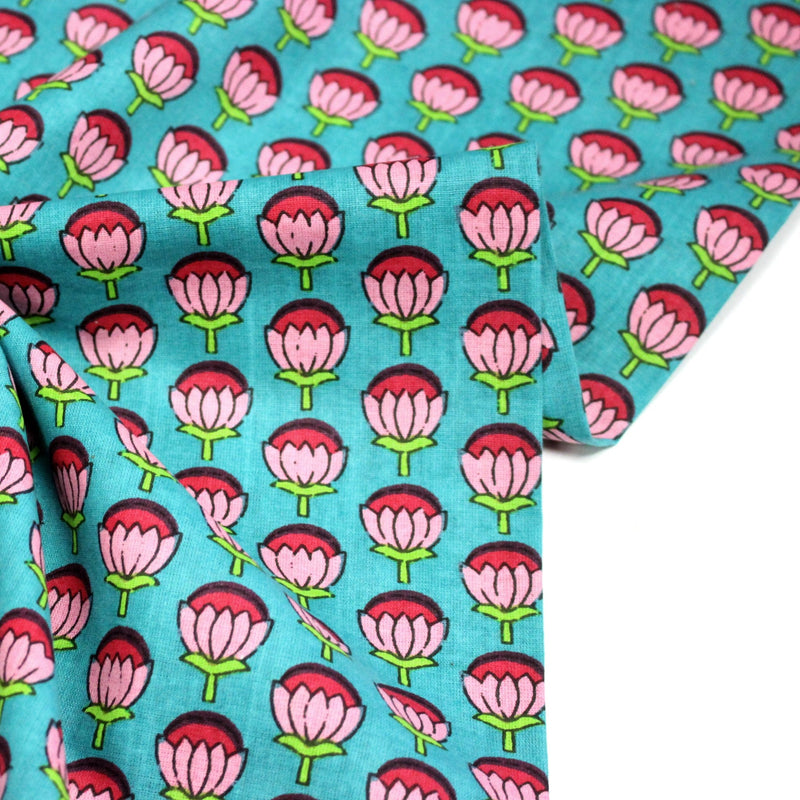 Tissu coton fin imprimé INDIENNES, fleurs roses et fuchsia, fond vert canard - TissusPapi.com