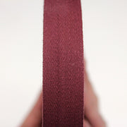 Ruban sergé de coton rouge bordeaux 20mm - Galette de 50 mètres - Fabrication française - TissusPapi.com