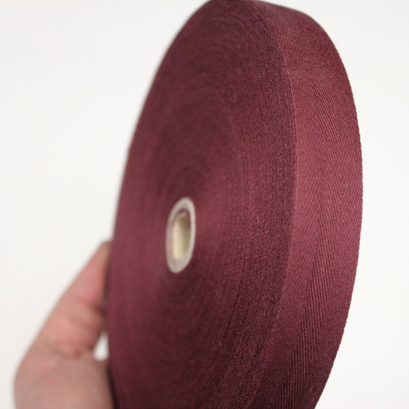 Ruban sergé de coton rouge bordeaux 20mm - Galette de 50 mètres - Fabrication française - TissusPapi.com