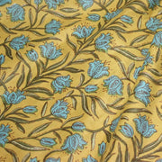 Tissu coton fin imprimé INDIENNES, fleurs traditionnelles bleues, feuilles vertes, fond jaune moutarde - TissusPapi.com