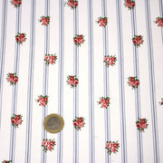Tissu cotonnade PRIMROSE LANE, motif britannique fleuri : roses et fines rayures bleues - OEKO - TEX STANDARD 100 - TissusPapi.com