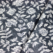 Tissu coton fin imprimé INDIENNES, fleurs traditionnelles blanches et fond gris - TissusPapi.com