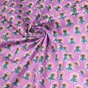 Tissu coton fin imprimé INDIENNES, parme aux fleurs traditionnelles corail et bleues - TissusPapi.com