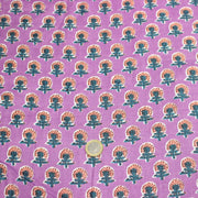 Tissu coton fin imprimé INDIENNES, parme aux fleurs traditionnelles corail et bleues - TissusPapi.com
