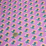 Tissu coton fin imprimé INDIENNES, parme aux fleurs traditionnelles corail et bleues - TissusPapi.com