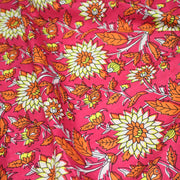 Tissu coton fin imprimé INDIENNES, rose fuchsia aux grandes fleurs jaunes blanches oranges - TissusPapi.com